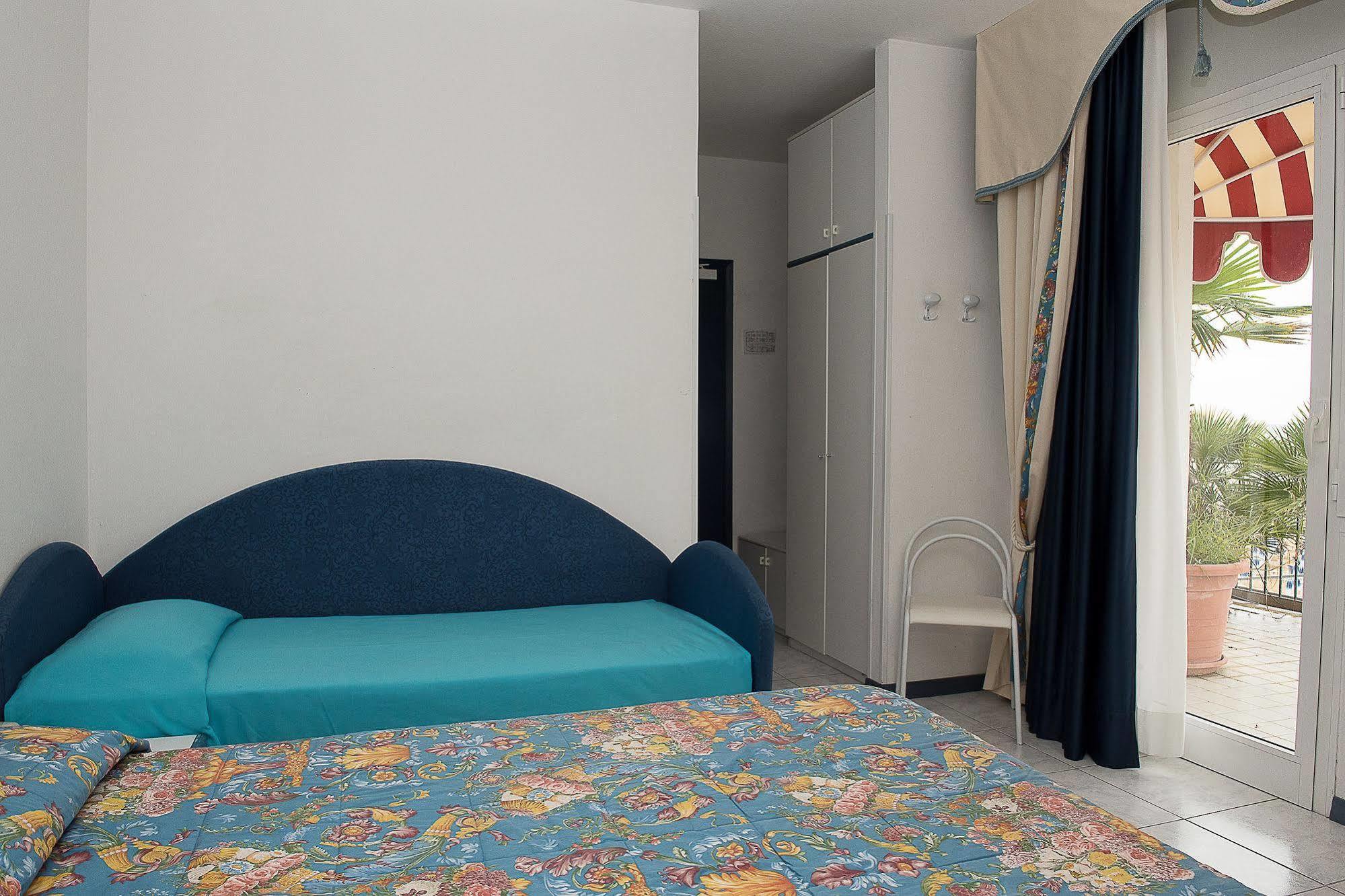 Hotel Manila Lido di Jesolo Esterno foto