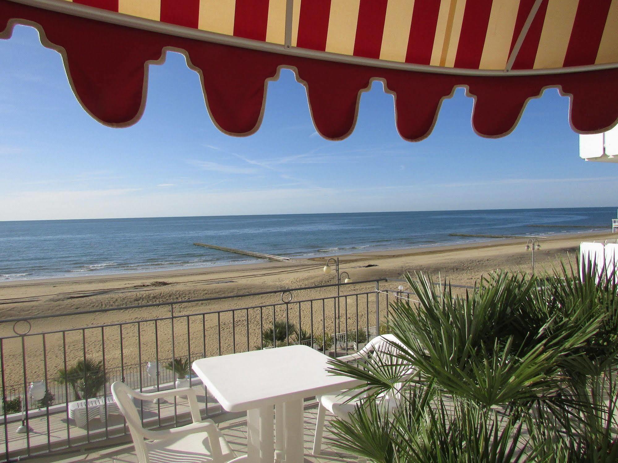 Hotel Manila Lido di Jesolo Esterno foto